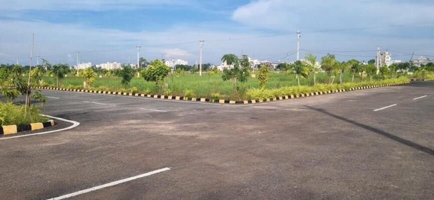 Residential land / Plot in Palakaluru Road, Guntur