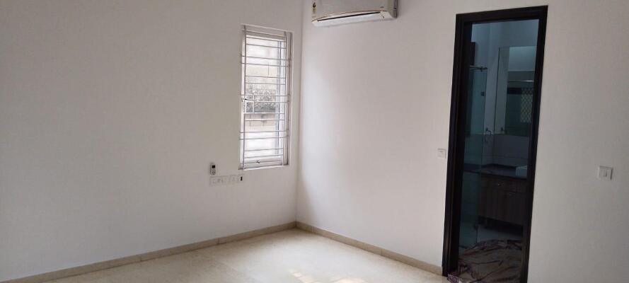 4 BHK Triplex Builder Floor in Neeti Bagh, Delhi