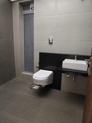 3 BHK Flat in Lokhandwala Kandivali East, Mumbai