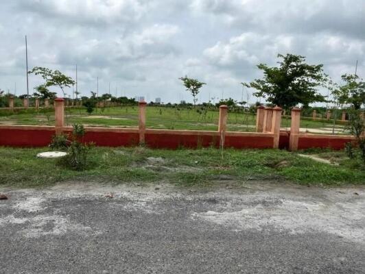 Residential land / Plot in Sector 17 Yamuna Expressway, Greater Noida