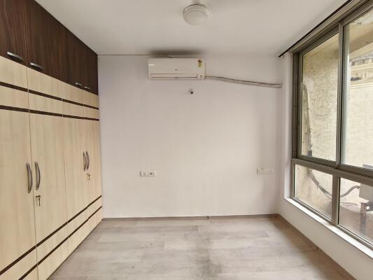 3 BHK Flat in Hiranandani Estate, Thane