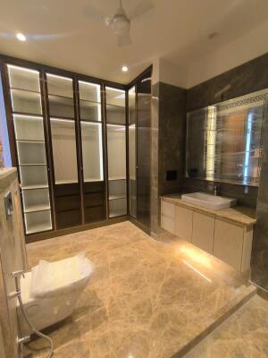 4 BHK Independent Builder Floor in South Extension 2, Delhi