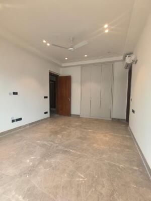 4 BHK Independent Builder Floor in South Extension 2, Delhi
