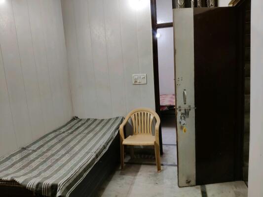 1 BHK Independent Builder Floor in Sector 7 Rohini, Delhi