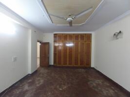 3 BHK Independent Builder Floor in Sarvpriya Vihar, Delhi