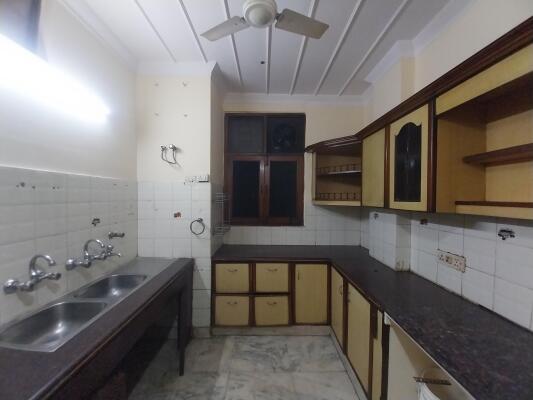 3 BHK Independent Builder Floor in Sarvpriya Vihar, Delhi