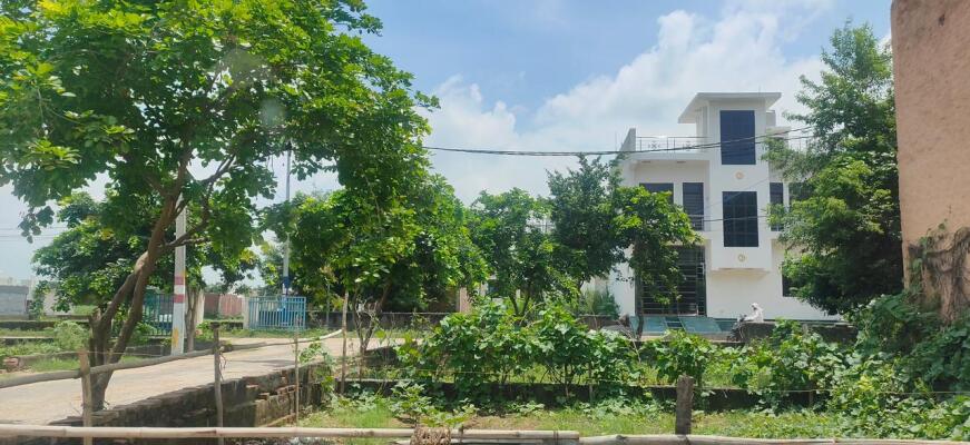 Residential land / Plot in Tilapta, Greater Noida