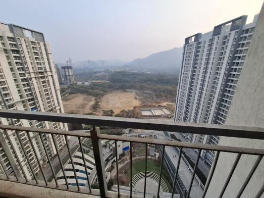 2 BHK Flat in Ghodbunder Road, Thane