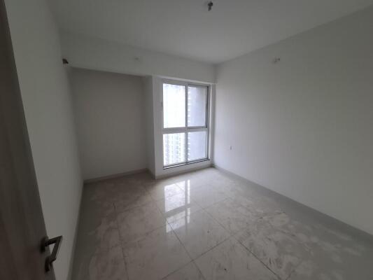 2 BHK Flat in Ghodbunder Road, Thane