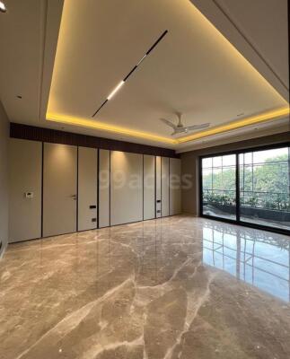 4 BHK Independent Builder Floor in Greater Kailash, Delhi