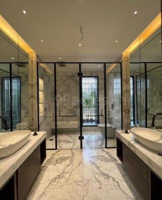 4 BHK Independent Builder Floor in Greater Kailash, Delhi