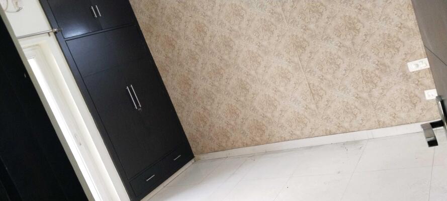 3 BHK Flat in Sector 137, Noida
