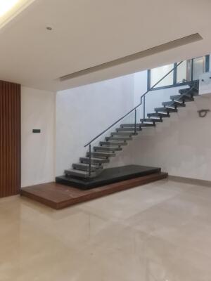 4 BHK Duplex Builder Floor in Sector 8 Dwarka, Delhi