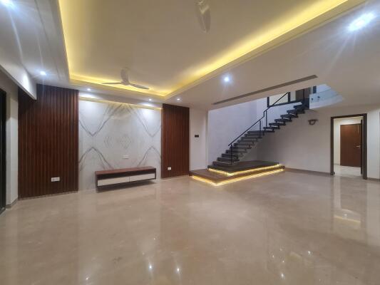 4 BHK Duplex Builder Floor in Sector 8 Dwarka, Delhi