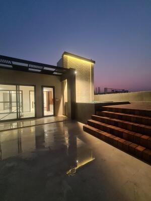 4 BHK Duplex Builder Floor in Sector 8 Dwarka, Delhi