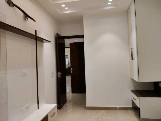 3 BHK Independent Builder Floor in Sector 8 Rohini, Delhi