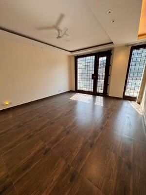 3 BHK Duplex Builder Floor in Jor bagh, Delhi