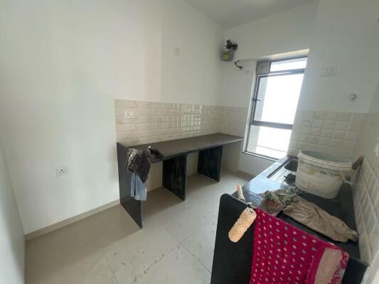3 BHK Flat in Kolshet Road, Thane
