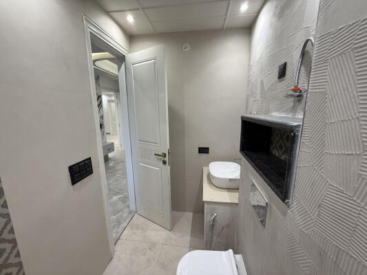 4 BHK Independent Builder Floor in Sector 9, Gurgaon