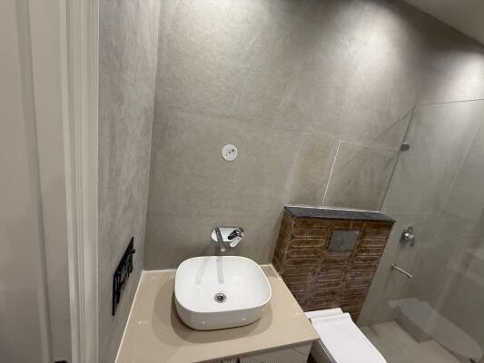 4 BHK Independent Builder Floor in Sector 9, Gurgaon