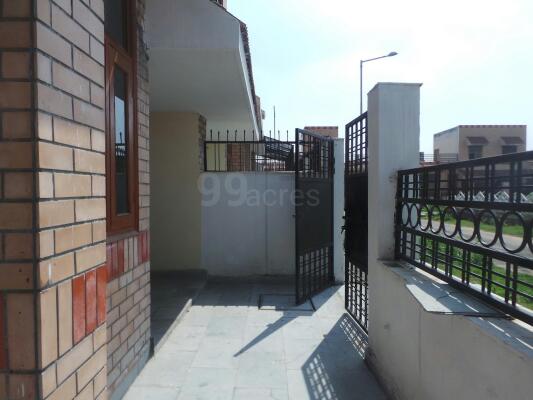 2 Bedroom House in Sector Omicron 1A, Greater Noida