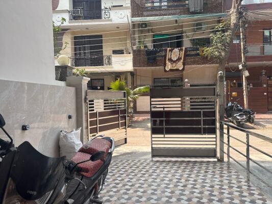 4 BHK Independent Builder Floor in Shakti Khand 3, Ghaziabad