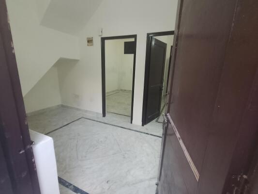 1 Bedroom House in Beta 2, Greater Noida
