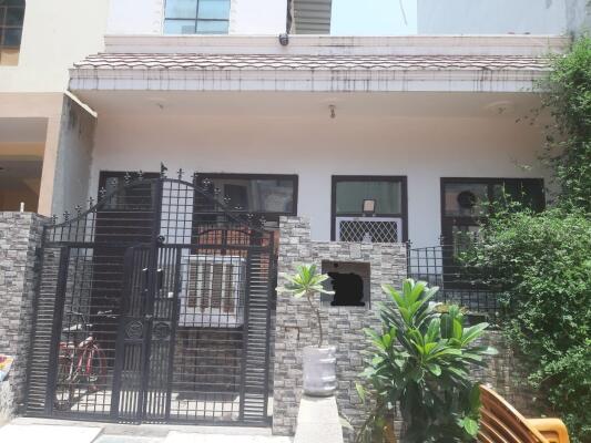 1 Bedroom House in Alpha 1, Greater Noida