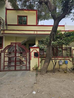 1 Bedroom House in Alpha 2, Greater Noida