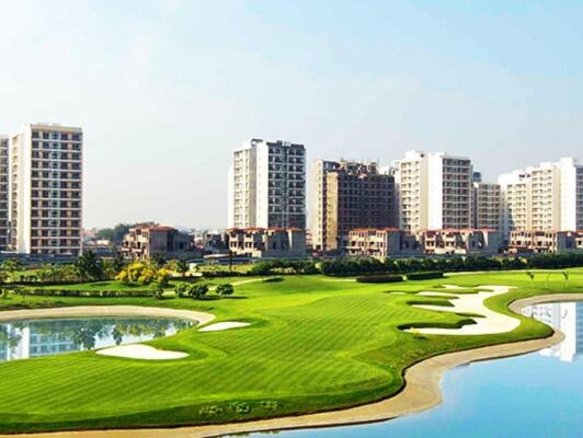 4 BHK Flat in Sector 131, Noida