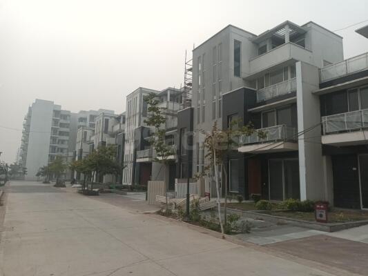 4 Bedroom House in Sector 27, Greater Noida