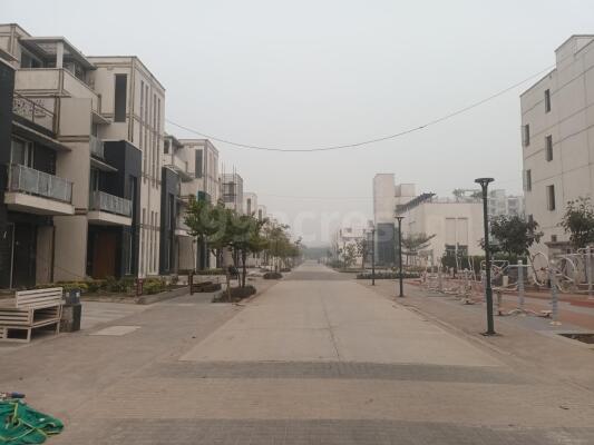 4 Bedroom House in Sector 27, Greater Noida