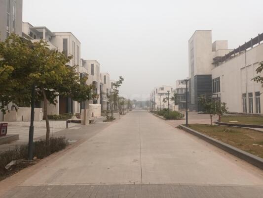 4 Bedroom House in Sector 27, Greater Noida