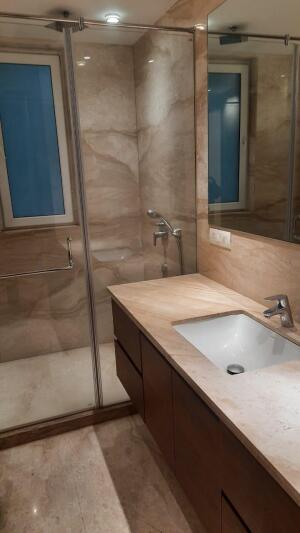 4 BHK Independent Builder Floor in Shanti Niketan, Delhi