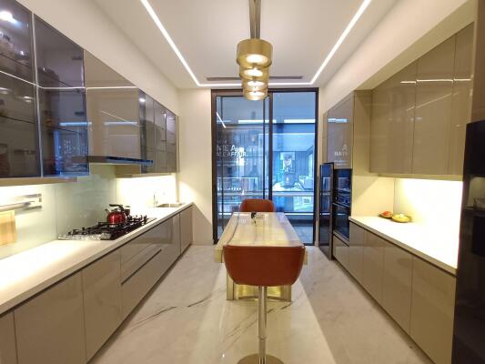 4 BHK Flat in Karol Bagh, Delhi