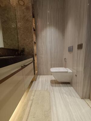 4 BHK Flat in Karol Bagh, Delhi