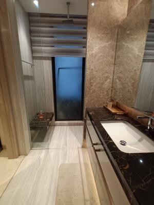 4 BHK Flat in Karol Bagh, Delhi