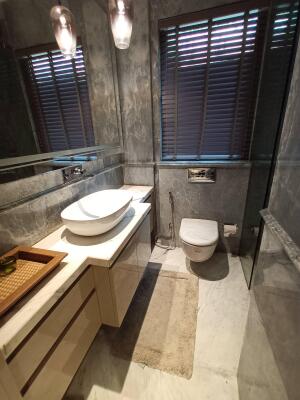 4 BHK Flat in Karol Bagh, Delhi