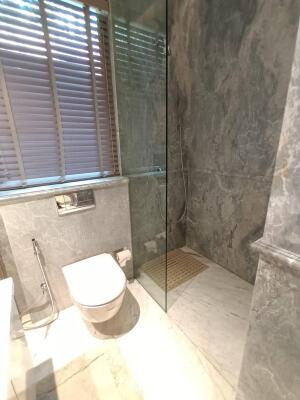 4 BHK Flat in Karol Bagh, Delhi