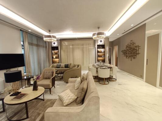 4 BHK Flat in Karol Bagh, Delhi