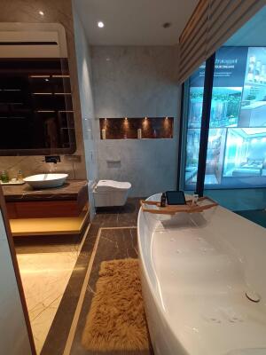 4 BHK Flat in Karol Bagh, Delhi