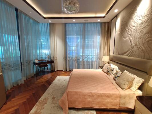 4 BHK Flat in Karol Bagh, Delhi