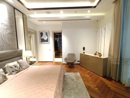 4 BHK Flat in Karol Bagh, Delhi