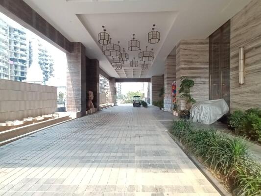 4 BHK Flat in Karol Bagh, Delhi