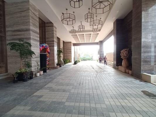 4 BHK Flat in Karol Bagh, Delhi