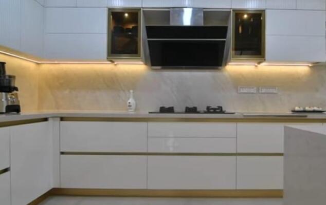 8 Bedroom House in Sector 35, Noida