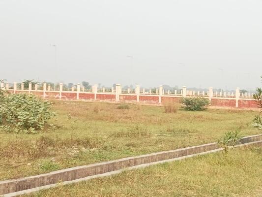 Residential land / Plot in Sector 18 Yamuna Expressway, Greater Noida