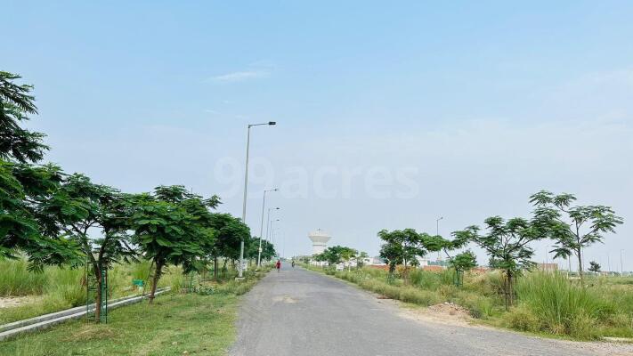 Residential land / Plot in Block B Sector-20 Yamuna Expressway, Greater Noida