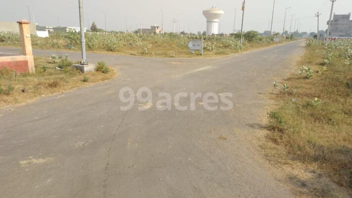 Residential land / Plot in Block B Sector-20 Yamuna Expressway, Greater Noida