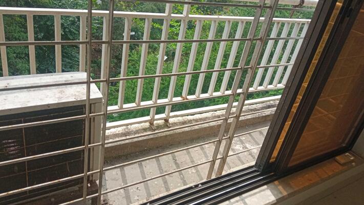 1 BHK Flat in Kavesar, Thane West